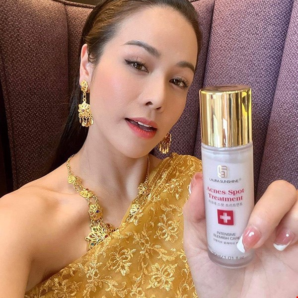 Dung dịch chấm mụn giảm sưng viêm Laura Sunshine Acnes Spot Treatment 30ml