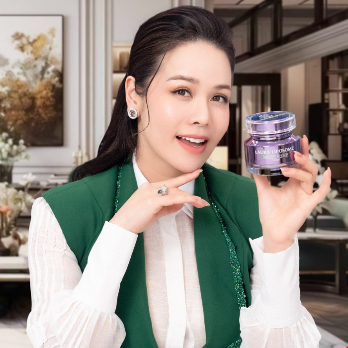 Kem dưỡng trắng da nhụy hoa nghệ tây Laura Sunshine Liposome Saffron Cream 50ml